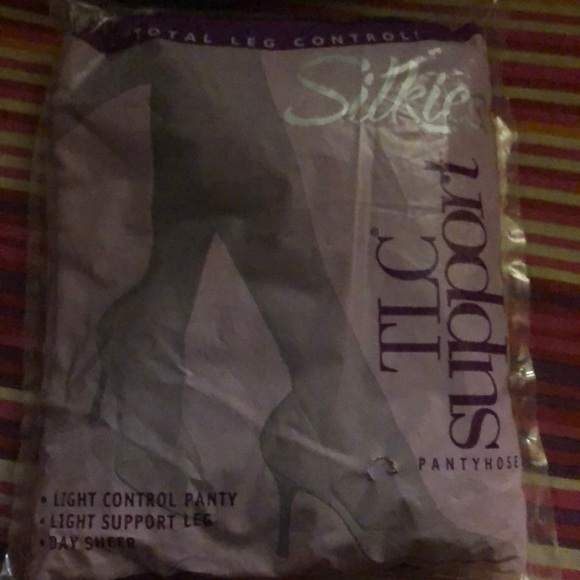 Silkies light control pantyhose. - Picture 2 of 3